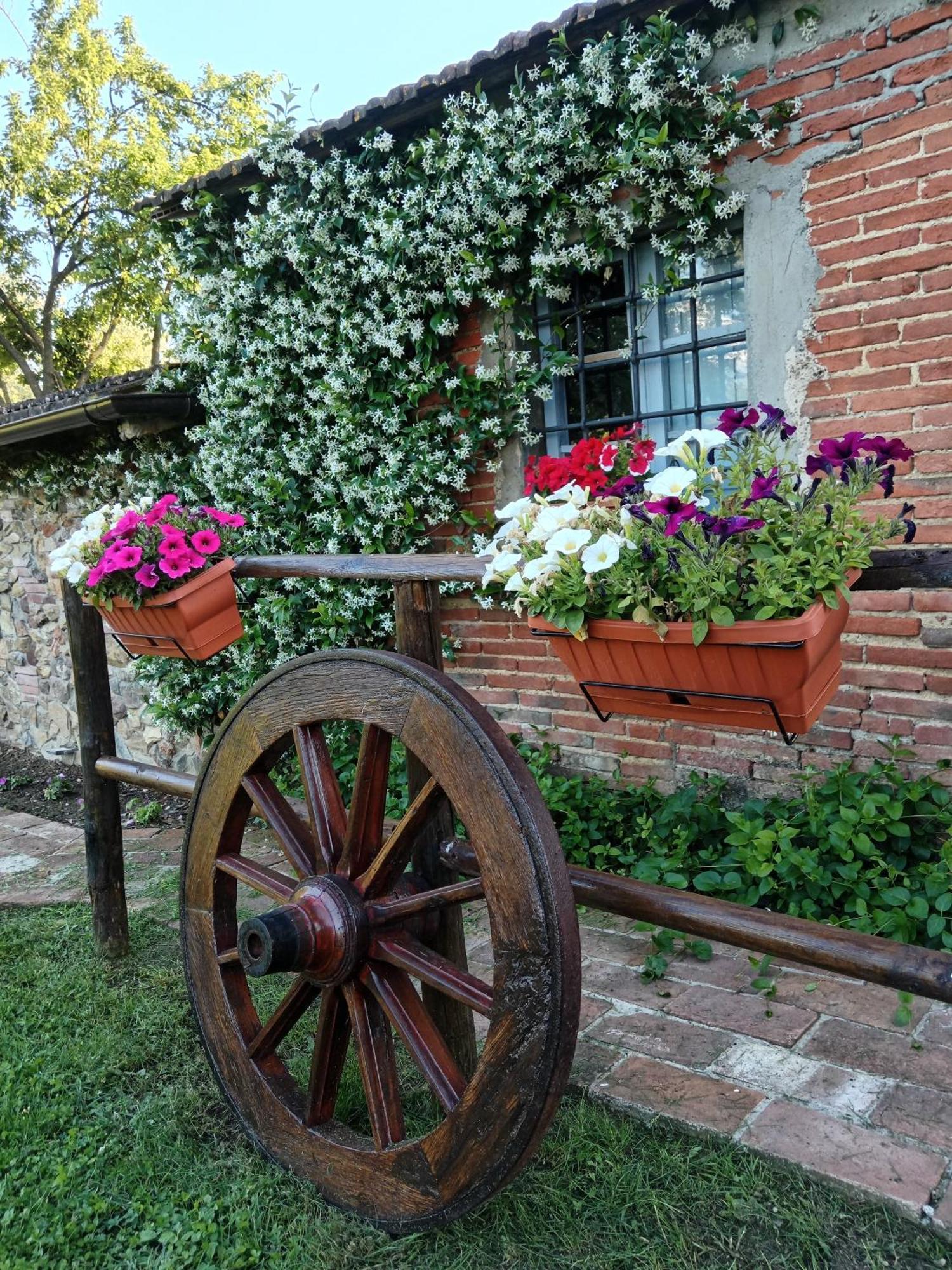 Casale - La Camera Di Leda Lamporecchio Exterior foto